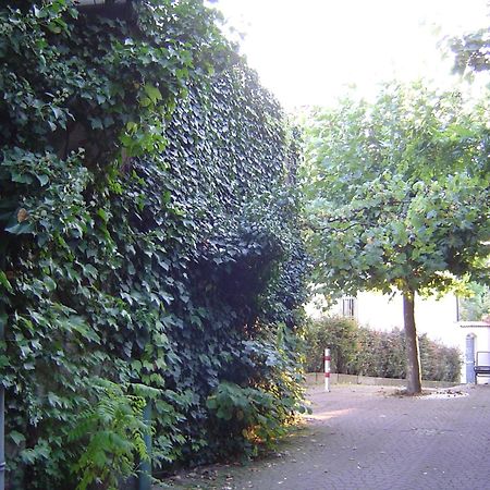 200M² Wohnung In Walldorf - Sap Esterno foto