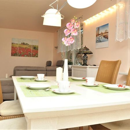 200M² Wohnung In Walldorf - Sap Esterno foto