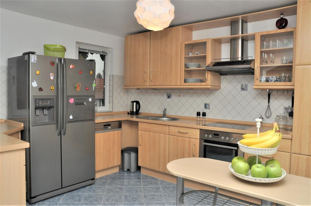 200M² Wohnung In Walldorf - Sap Esterno foto