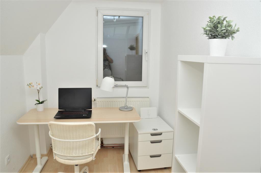 200M² Wohnung In Walldorf - Sap Esterno foto